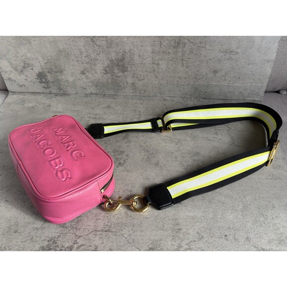 Marc Jacobs Flash Hot Pink Soft Leather Logo Embossed Camera Crossbody Bag - Picture 4 of 8